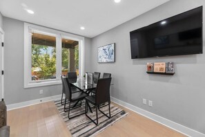 تناول الطعام