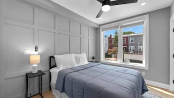 3 bedrooms, desk, iron/ironing board, travel cot