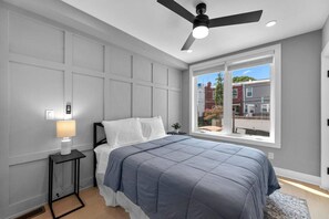 3 bedrooms, desk, iron/ironing board, travel cot - Tastefully Renovated+Well located+FreeParking+H St (Washington)