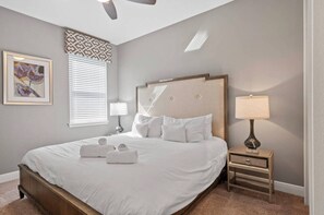 11 Schlafzimmer, Bügeleisen/Bügelbrett, Reisekinderbett, WLAN