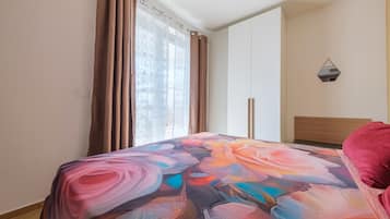 2 dormitoris, planxa i posts de planxar, wifi i roba de llit