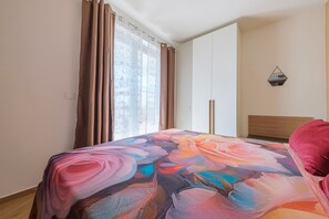 2 quartos, ferros/tábuas de passar roupa, Wi-Fi, roupa de cama