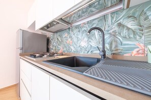 Geladeira, fogão, cooktop, lava-louças