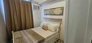 1 bedroom, iron/ironing board, WiFi, bed sheets