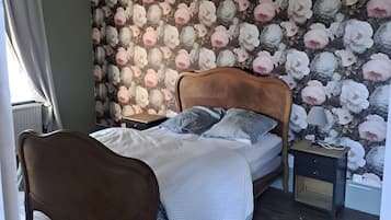 1 chambre, fer et planche à repasser, Wi-Fi, draps fournis