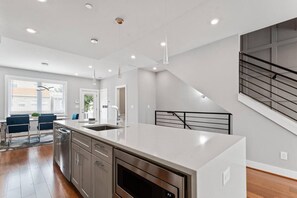 Fridge, microwave, oven, stovetop - Spacious DC home, H St. Corridor, Laundry, Garage (Washington)