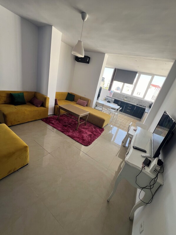 Living area - 2-bedroom apartment in marvelous Cabo Negro with AC (Cabo negro)