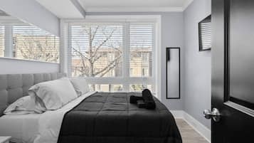 2 bedrooms, desk, iron/ironing board, WiFi