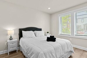 Room - Chic Condo +Heart Of DC+Steps From Attractions (Washington)