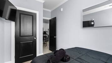 2 bedrooms, iron/ironing board, WiFi, bed sheets