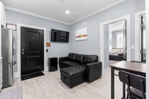 Interior - The Capitol Suite + 2 Bed Unit +Private Parking (Washington)