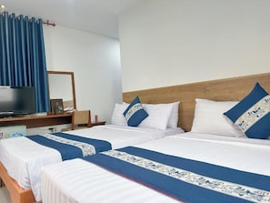 Quarto casal ou duplo luxo, vista para a cidade | Wi-Fi de cortesia