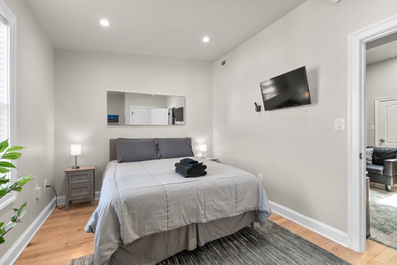2 bedrooms, desk, iron/ironing board, free WiFi