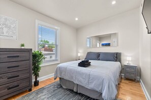 2 habitaciones, escritorio, tabla de planchar con plancha y wifi 