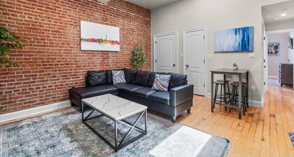 Charming Renovated Condo+Full Home+Street Parking