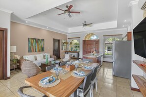 Dining - Casa Brisa y Mar - Poolside Bliss, Walk to Beach (Playa Bejuco)