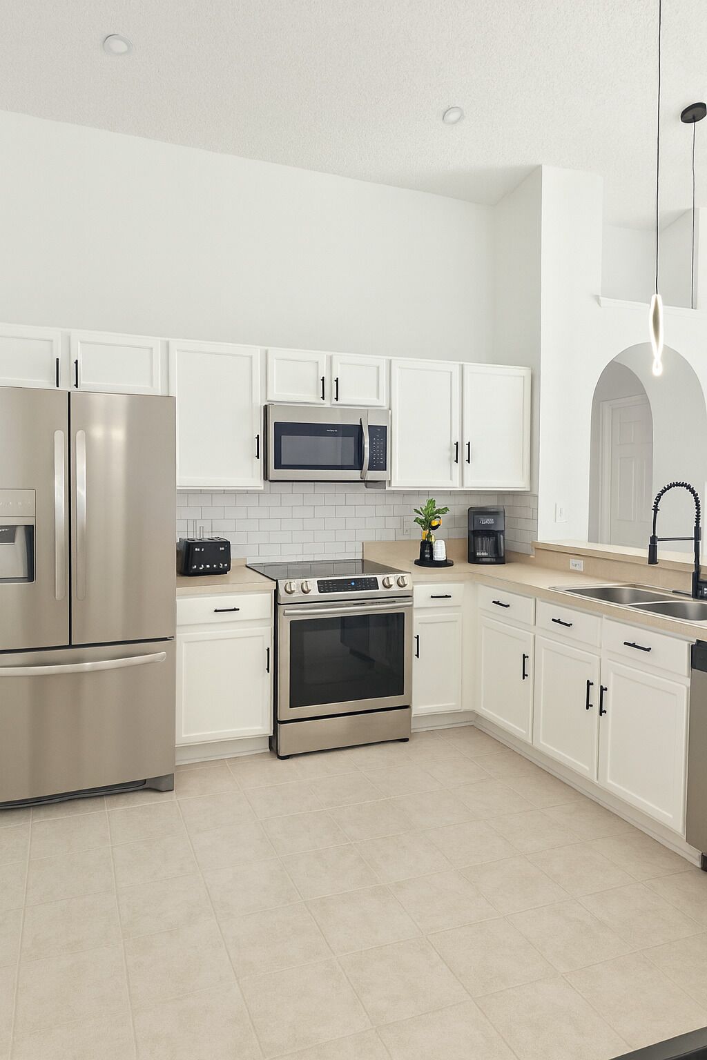 Mikroaaltouuni, uuni, liesi, astianpesukone