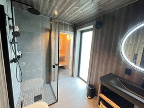 Loft, 5 Bedrooms, Terrace, Lake View | Bathroom - Robelia - Sauna, Hot tub - Norefjell ski (Krodsherad)