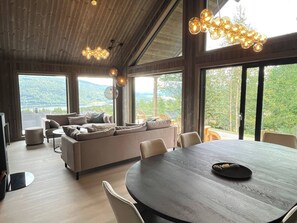 Mobile Home, 5 Bedrooms, Terrace, Lake View | Interior