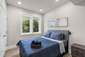 6 makuuhuonetta, työpöytä, silitysrauta/-lauta, Wi-Fi