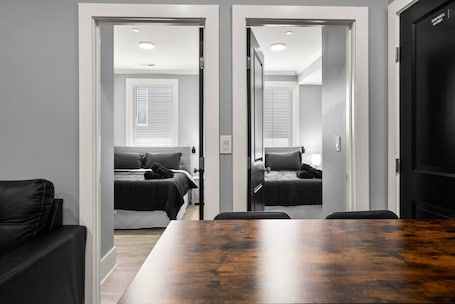 Dining. District Getaway+ 2Bed+ 1 Bath Unit+Private Parking