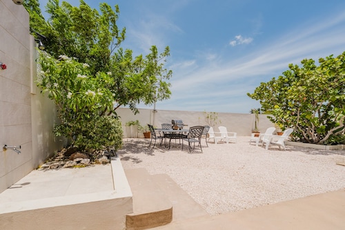 Mangel Halto Aruba one Minute Walk to Beach Apt1