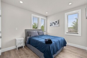 6 habitaciones, escritorio, tabla de planchar con plancha y wifi 