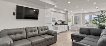 Spacious 6BedroomHome+GarageParking+H StCorridorDC