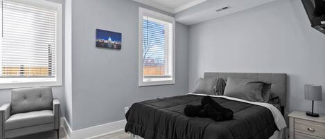 3 bedrooms, desk, iron/ironing board, WiFi