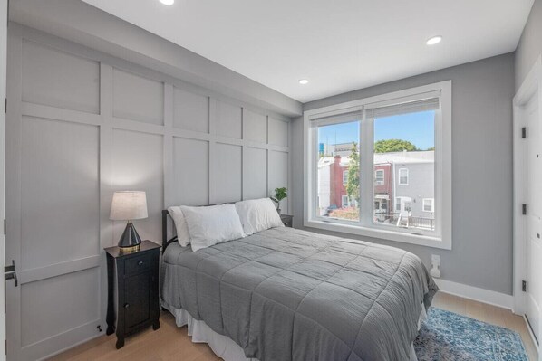 3 bedrooms, desk, iron/ironing board, travel cot