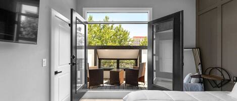 3 bedrooms, desk, iron/ironing board, travel crib