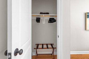 Interior - Downtown DC Condo 2BD+1Bath+Free Parking (Washington)