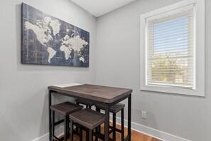 تناول الطعام