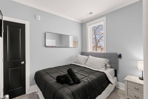 2 bedrooms, iron/ironing board, WiFi, bed sheets