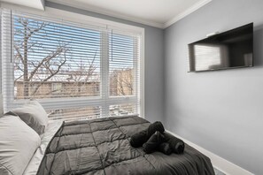 2 habitaciones, tabla de planchar con plancha, wifi y ropa de cama