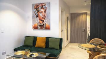 Deluxe Studio, Balcony, City View | Living area