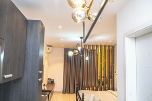 Luxury Studio, Balcony, City View | Private kitchen