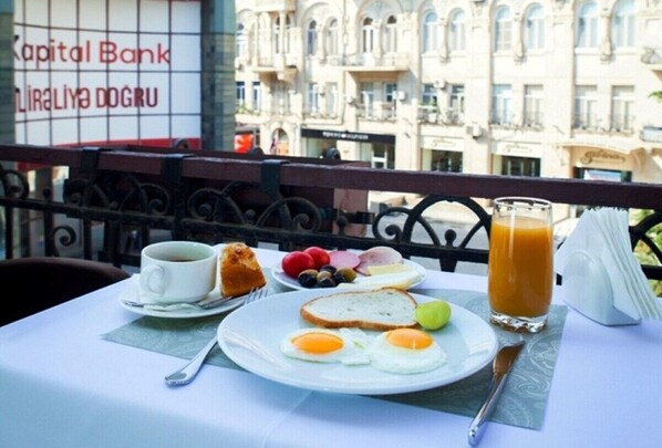 Daily continental breakfast for a fee