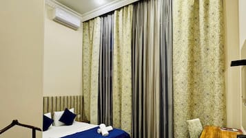 Frigobar, escrivaninha, berços grátis, Wi-Fi de cortesia