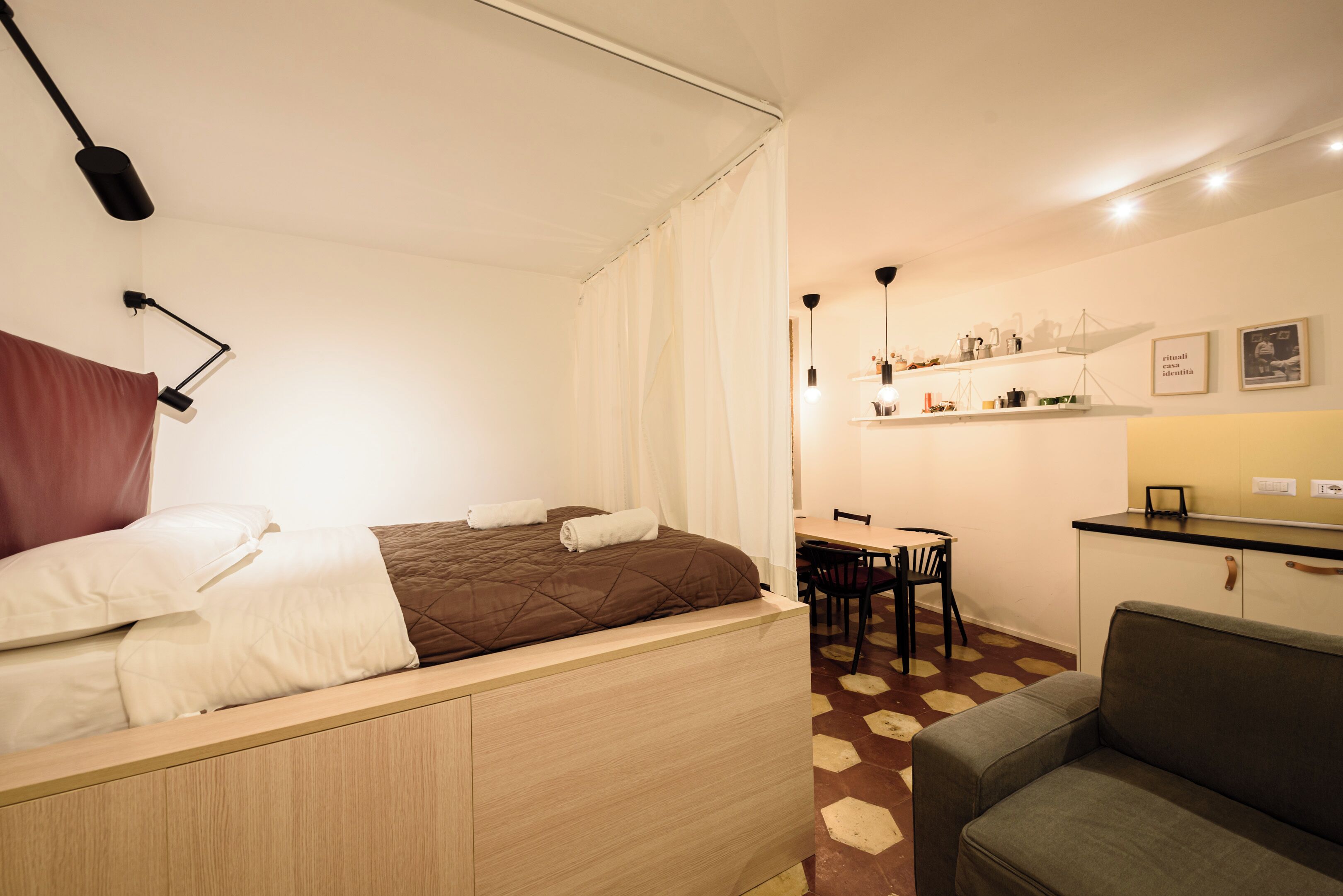 1 camera, Wi-Fi gratuito, lenzuola