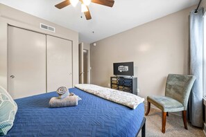 2 bedrooms, iron/ironing board, internet, bed sheets