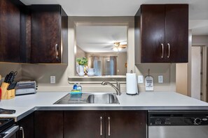 Private kitchen - Loft #205 (540 N 2nd St) (Fredericton)