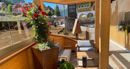 Bed and Breakfast 'Fedaia Joy' con Vista a la Montaña y Wi-Fi