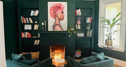 Modern Century Home. Walk Downtown. 10 mins to Beach