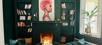 Modern Century Home. Walk Downtown. 10 mins to Beach