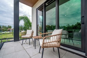 Terrace/patio - Designer Tampa Heights Home Three Bedroom (Tampa)