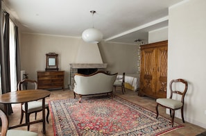 Comfort-Zimmer, Talblick | Laptopgeeigneter Arbeitsplatz, kostenloses WLAN