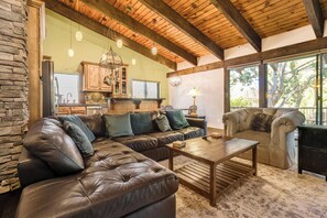 Télévision, cheminée