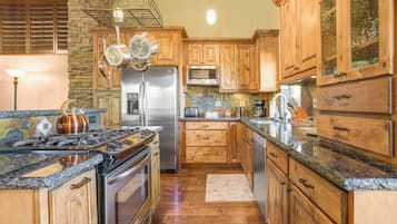 Micro-ondes, four, plaque de cuisson, lave-vaisselle