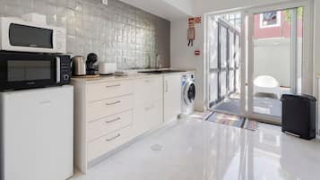 Frigorifero, microonde, forno, macchina per tè/caffè